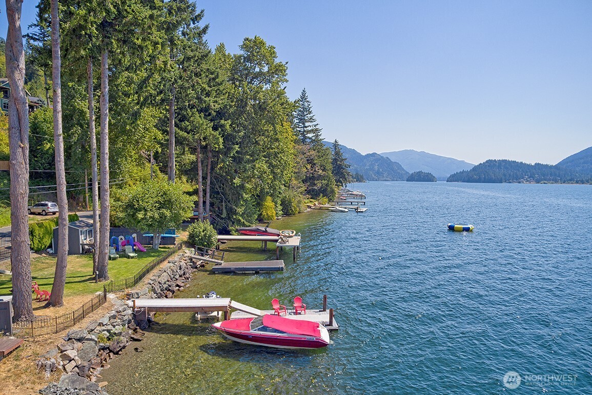 3042 Northshore Road