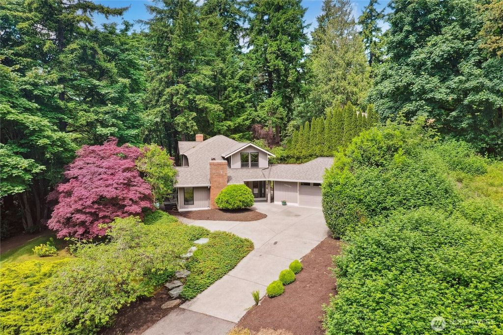 Photo of 19306 SE 21st Street, Sammamish, WA 98075 (MLS # 2382156)