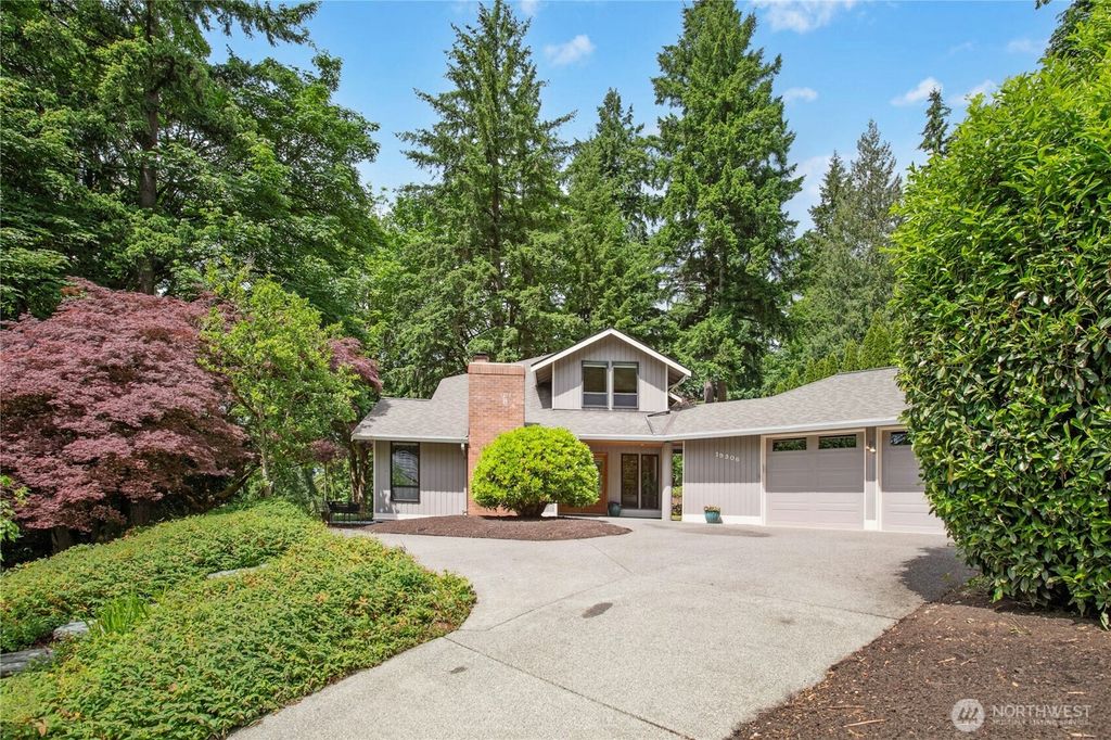 Photo of 19306 SE 21st Street, Sammamish, WA 98075 (MLS # 2382156)