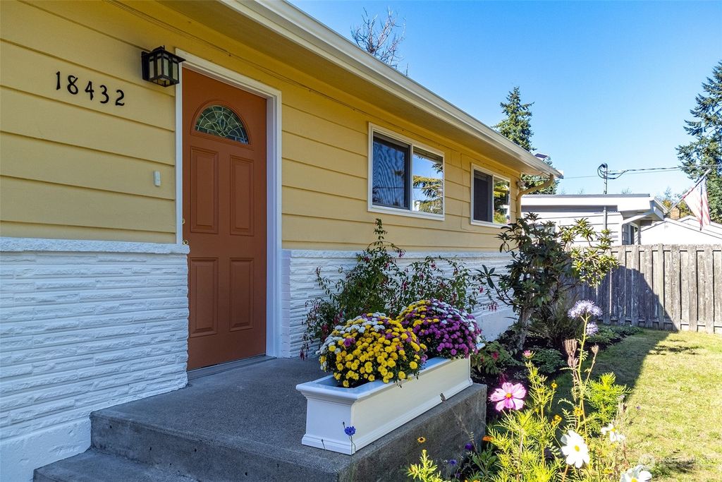 Photo of 18432 66th Avenue W, Lynnwood, WA 98037 (MLS # 2181547)