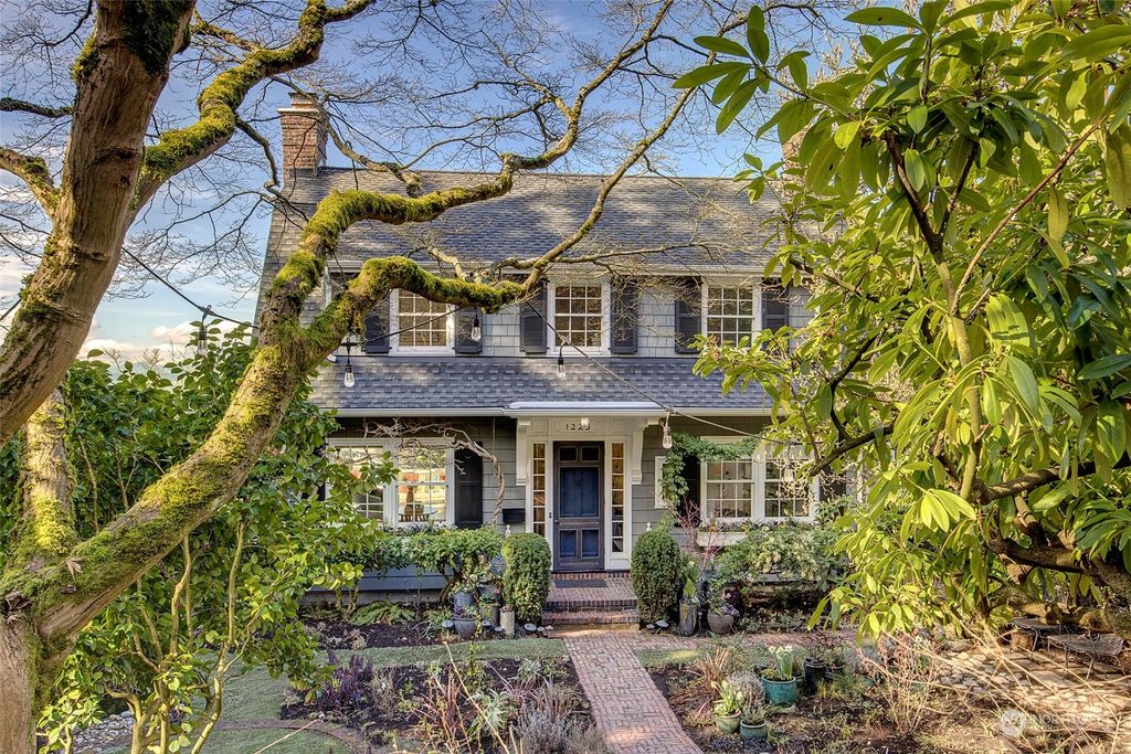 Photo of 1223 8th Avenue W, Seattle, WA 98119 (MLS # 2039748)