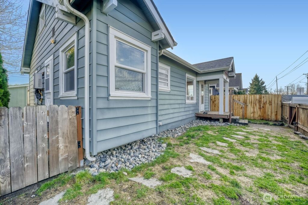 Photo of 6013 S Pine Street, Tacoma, WA 98409 (MLS # 2460920)