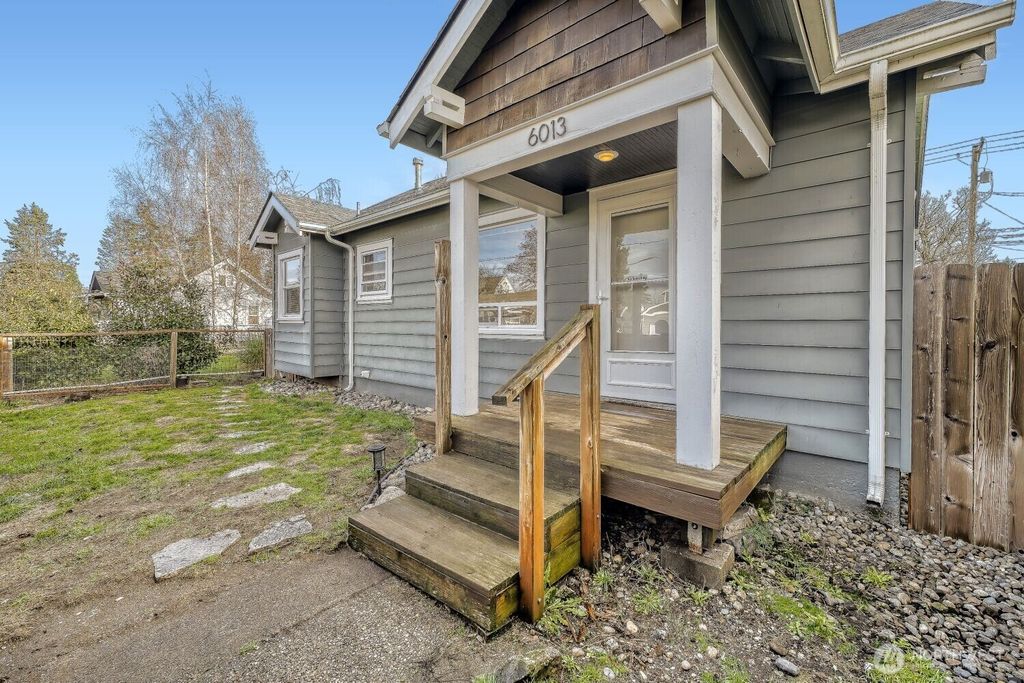 Photo of 6013 S Pine Street, Tacoma, WA 98409 (MLS # 2460920)