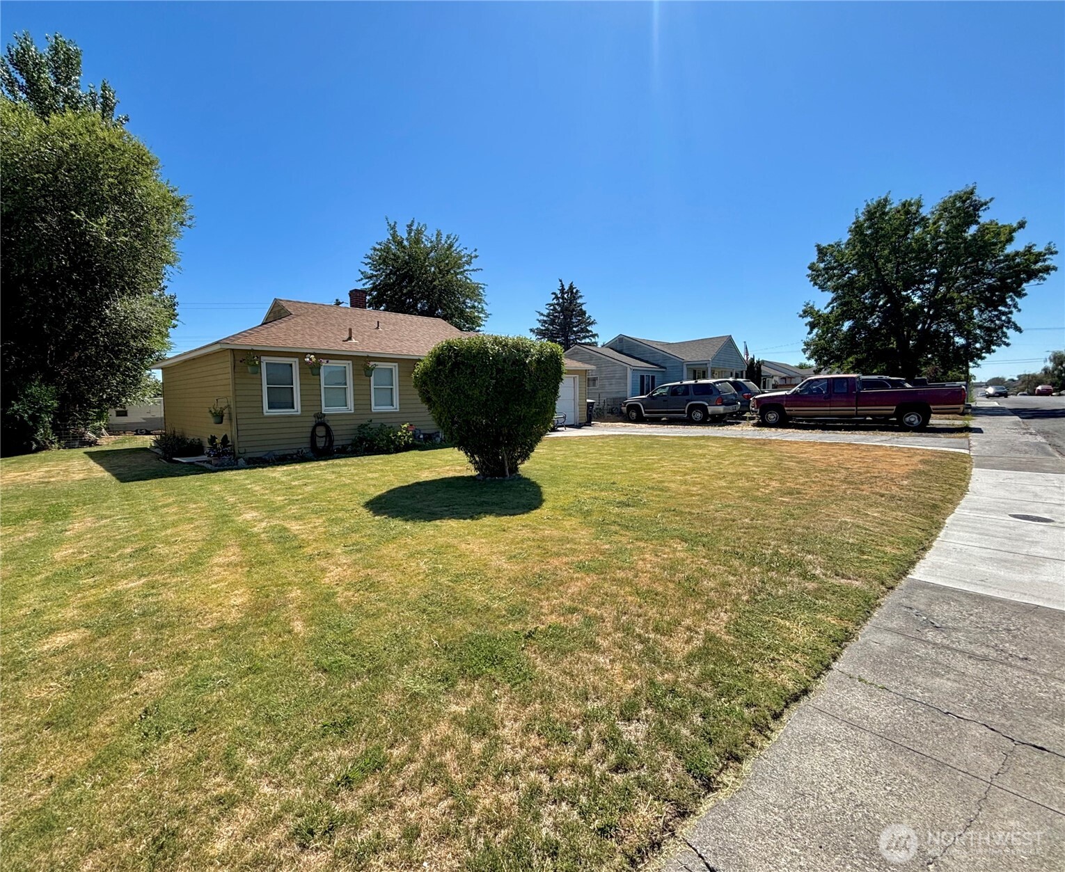 207 W Loop Drive