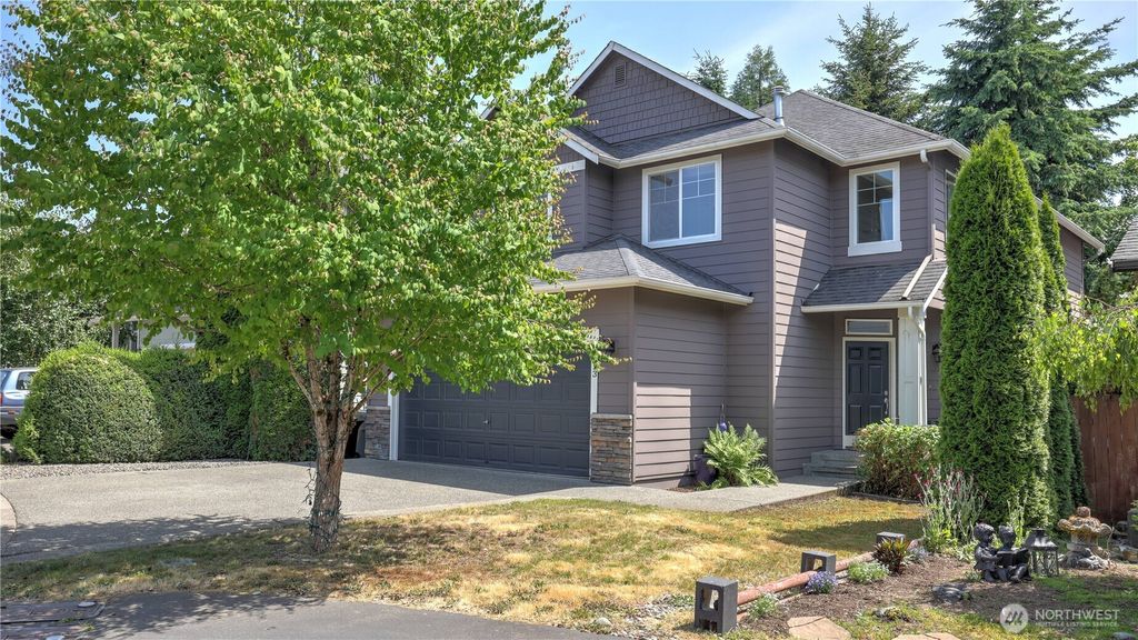 Photo of 6123 SE 3rd Place, Renton, WA 98059 (MLS # 2390102)