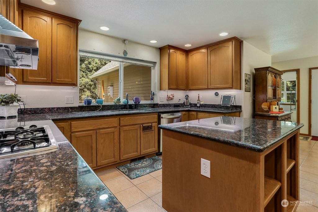 Photo of 15525 5th Street SE, Snohomish, WA 98290 (MLS # 2136817)
