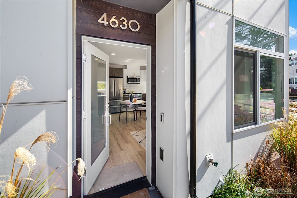 Photo of 4630 Linden Avenue N, Seattle, WA 98103 (MLS # 2587622)