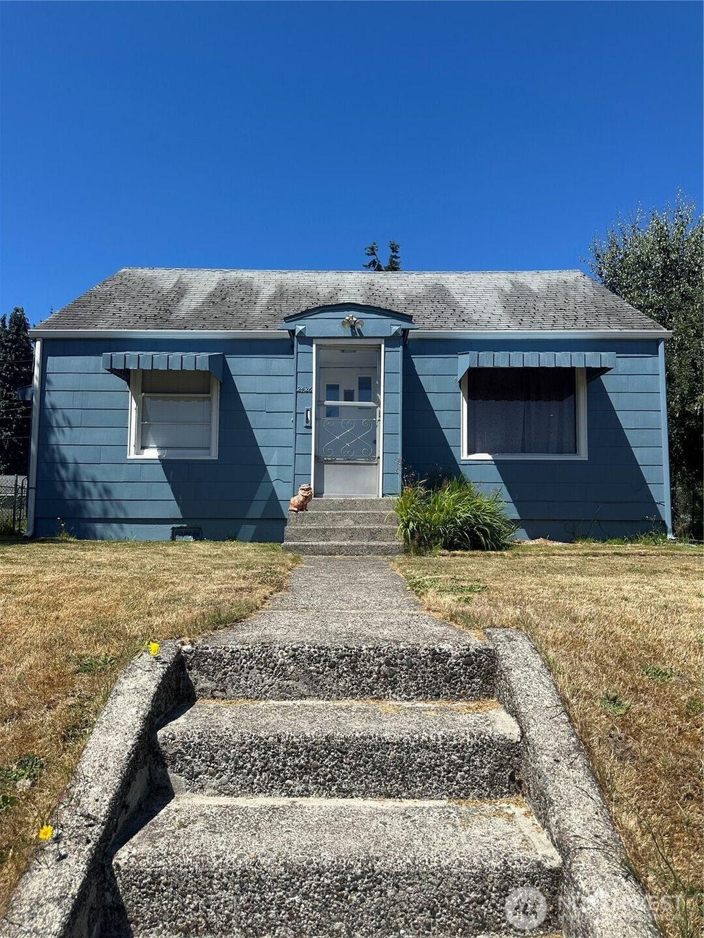 Photo of 2426 Pine Street, Everett, WA 98201 (MLS # 2403635)