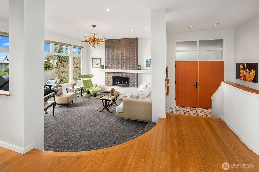 Photo of 14740 SE 56th Street, Bellevue, WA 98006 (MLS # 2476273)