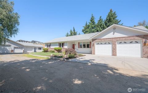 Photo of 3716 Knowles Road, Wenatchee, WA 98801 (MLS # 2493514)