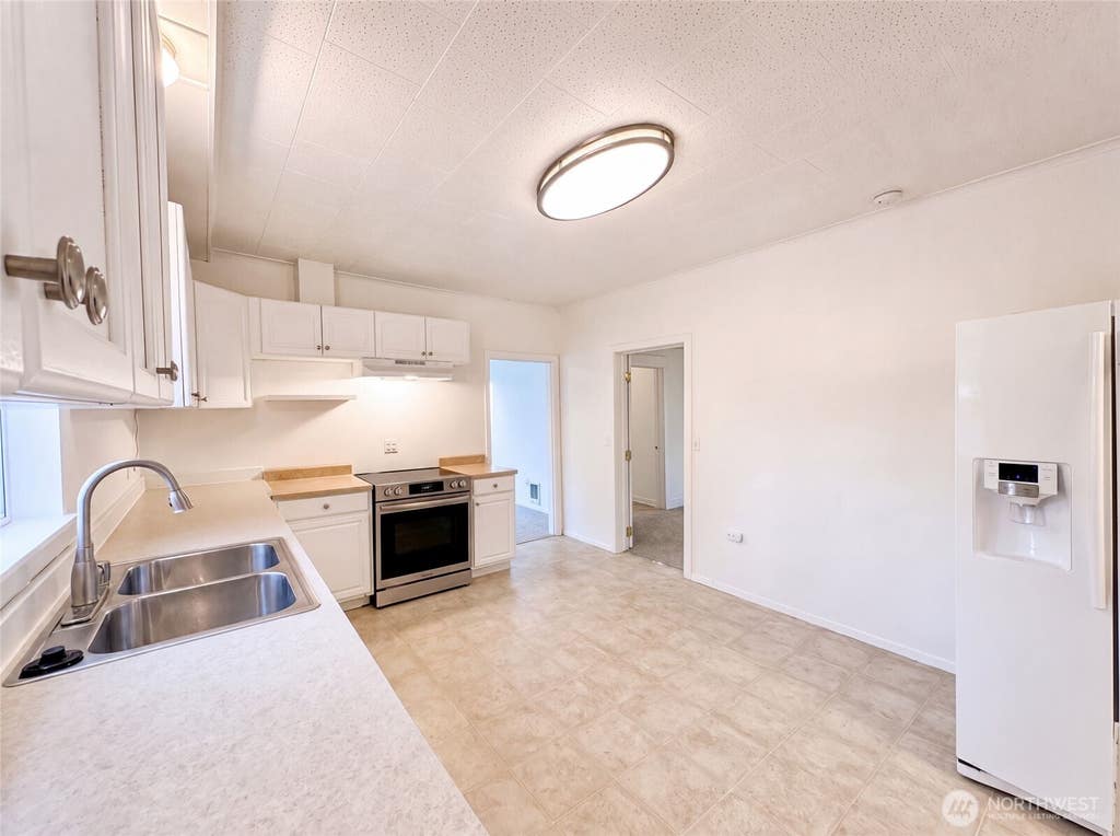 Photo of 7507 Lower Ridge Road, Everett, WA 98203 (MLS # 2566758)