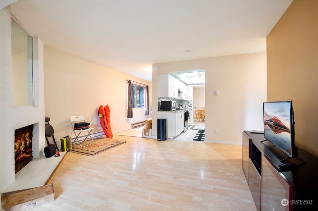 Photo of 12517 NE 23rd Place #B4, Bellevue, WA 98005 (MLS # 2173839)