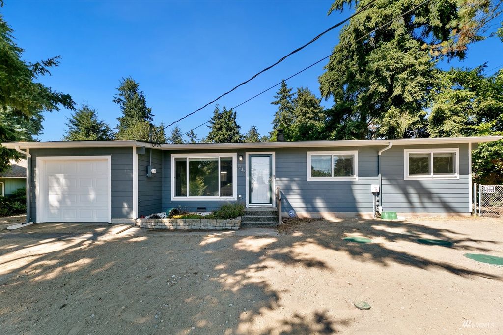 Photo of 1032 S 202nd Street, Des Moines, WA 98198 (MLS # 1986642)