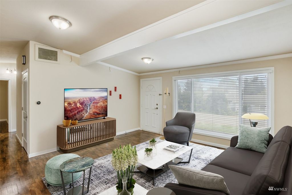 Photo of 1032 S 202nd Street, Des Moines, WA 98198 (MLS # 1986642)