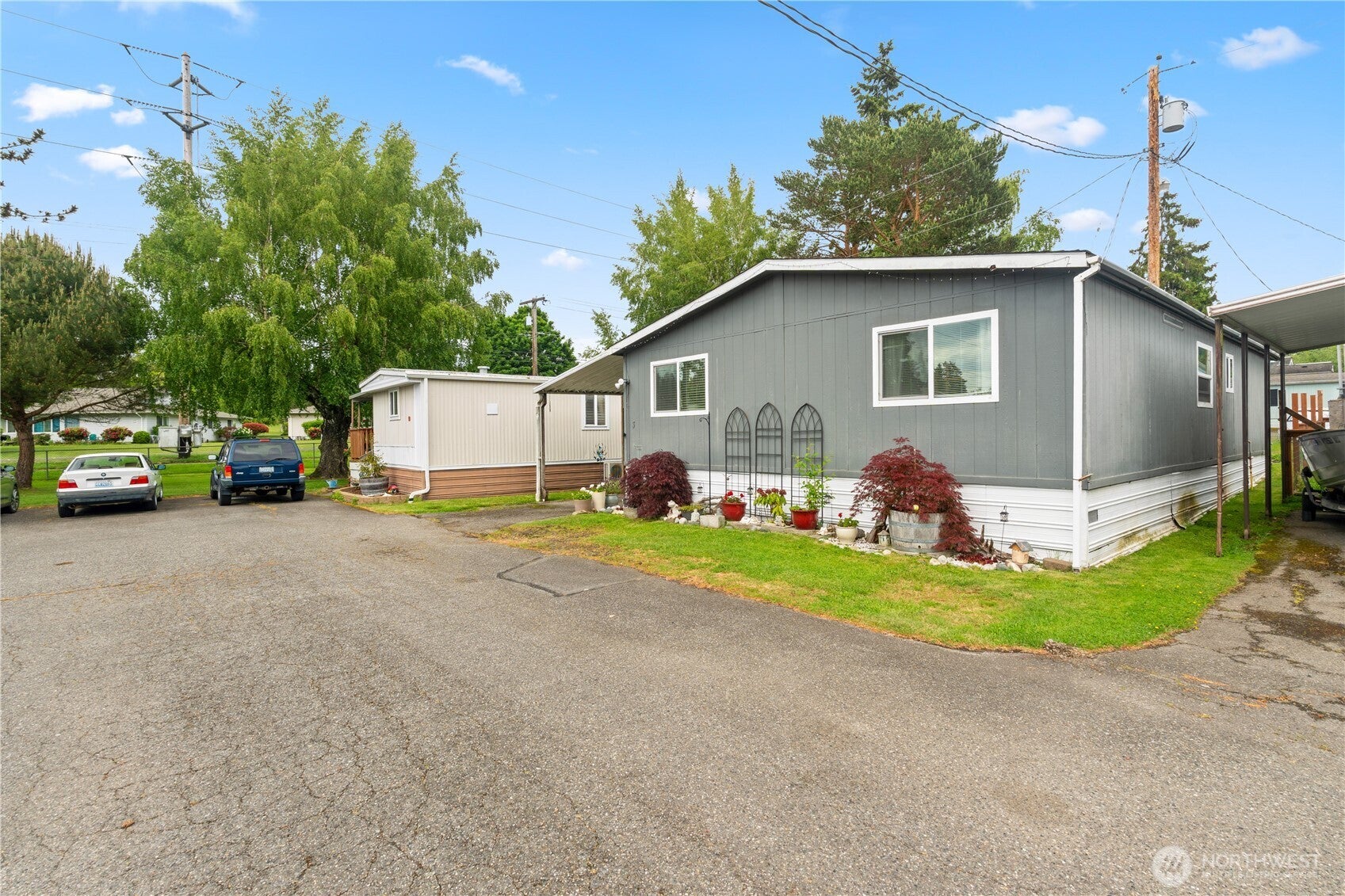 2400 Donovan Avenue 3