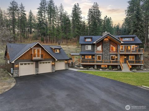 Photo of 13827 E 46th Ave Ave, Spokane, WA 99206 (MLS # 2471050)