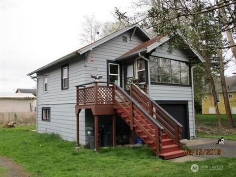 Photo of 318 E Schley Street, Aberdeen, WA 98520 (MLS # 2556114)