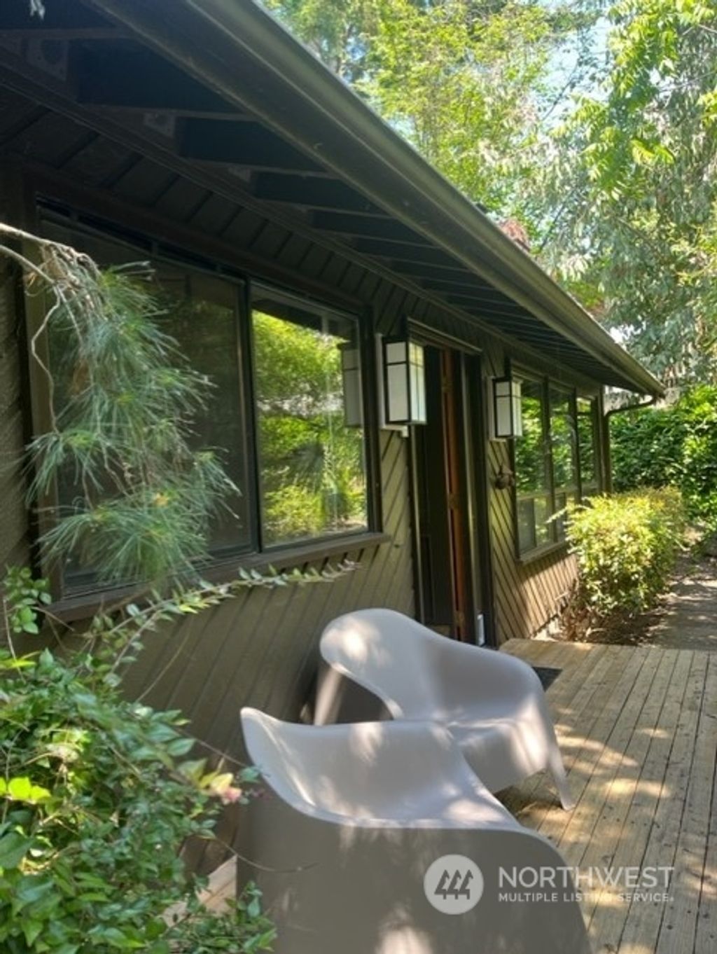 Photo of 11627 28th Avenue SW, Seattle, WA 98146 (MLS # 2075489)