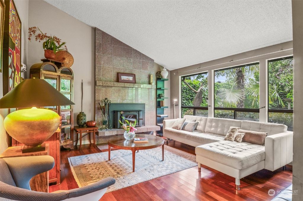 Photo of 11627 28th Avenue SW, Seattle, WA 98146 (MLS # 2075489)