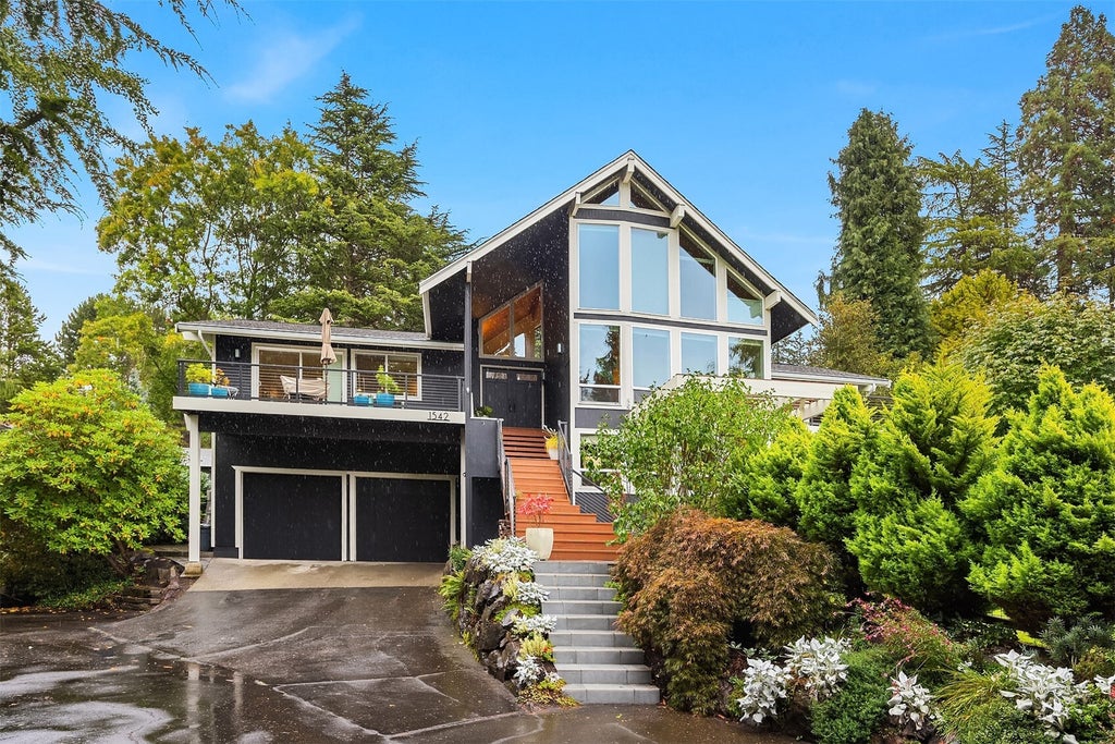 Photo of 1542 10th Place N, Edmonds, WA 98020 (MLS # 2595455)