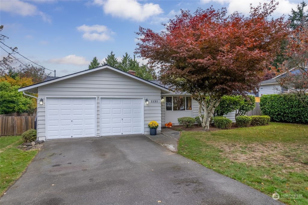 Photo of 1131 143rd Street SW, Lynnwood, WA 98087 (MLS # 2304816)