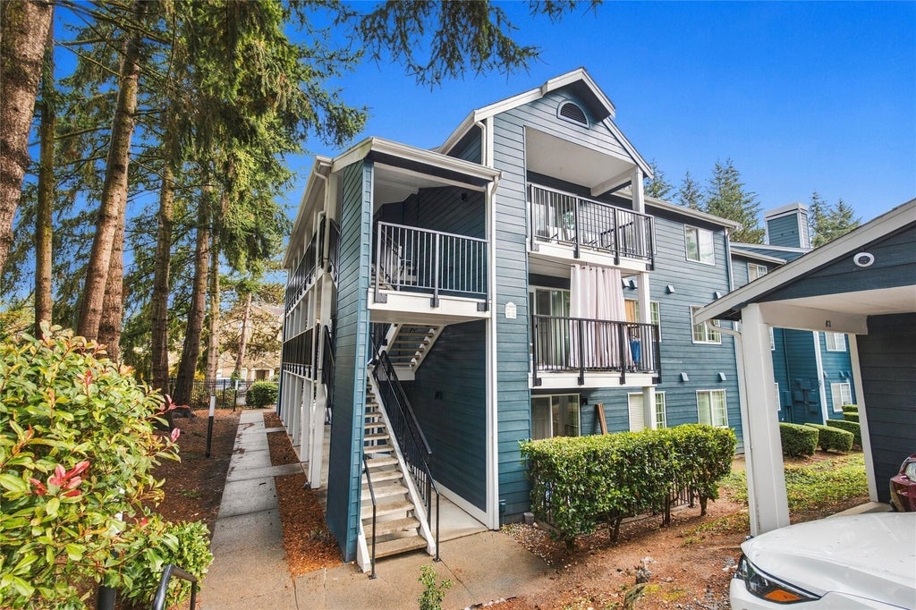 Photo of 215 100th Street SW #D307, Everett, WA 98204 (MLS # 2599459)