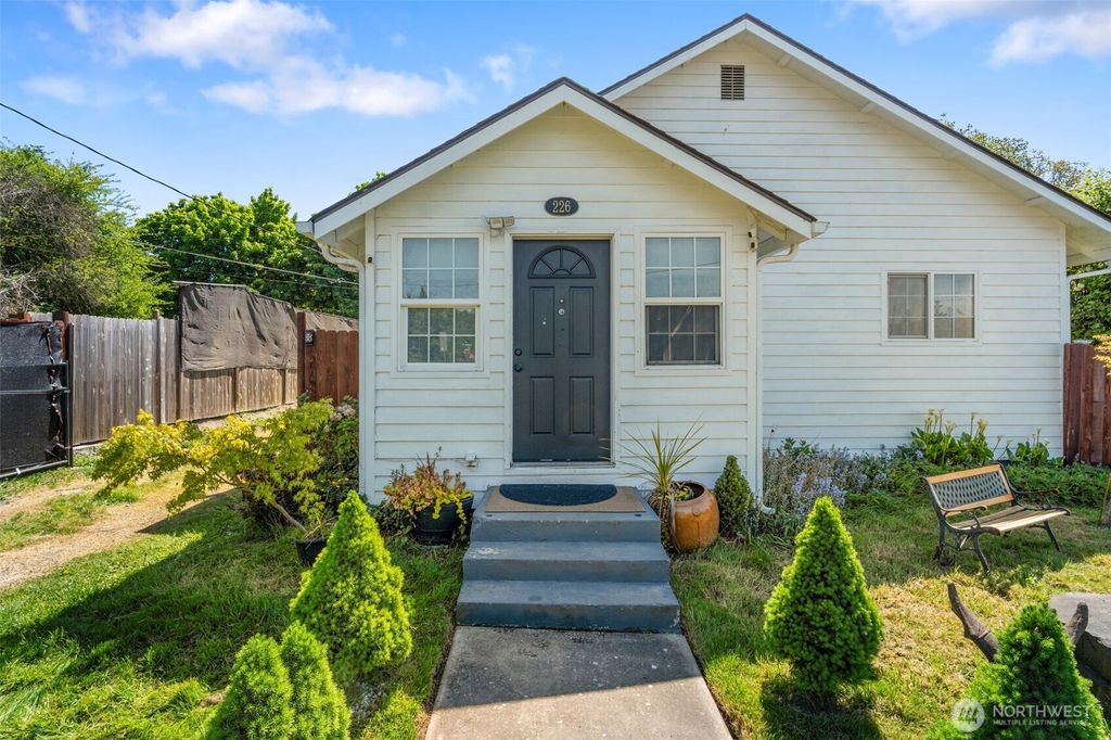 Photo of 226 SW 16th Street, Chehalis, WA 98532 (MLS # 2518265)