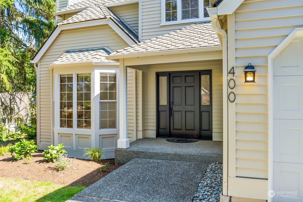 Photo of 400 Indigo Place NW, Issaquah, WA 98027 (MLS # 2162744)