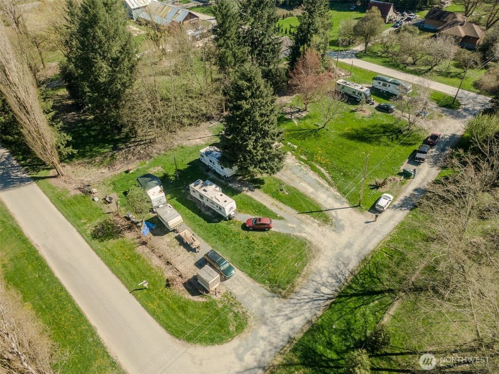 Photo of 320 Elm Street St, Hamilton, WA 98255 (MLS # 2506192)