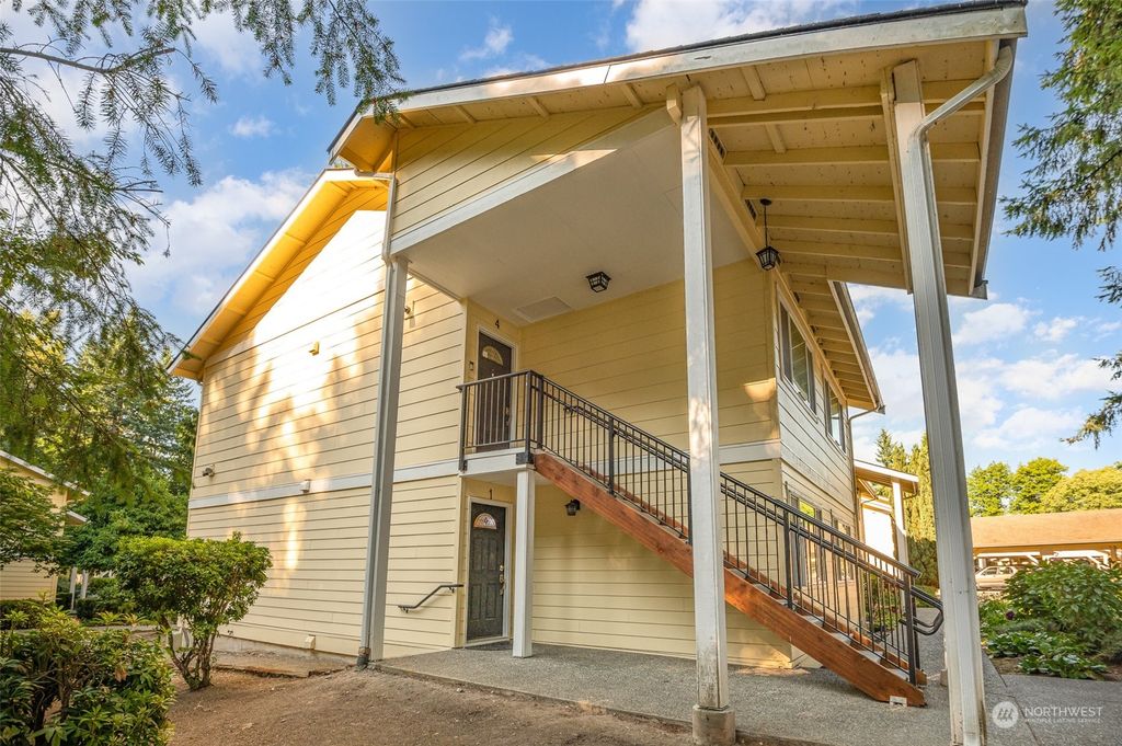 Photo of 14611 NE 51st Place #F1, Bellevue, WA 98007 (MLS # 2154316)