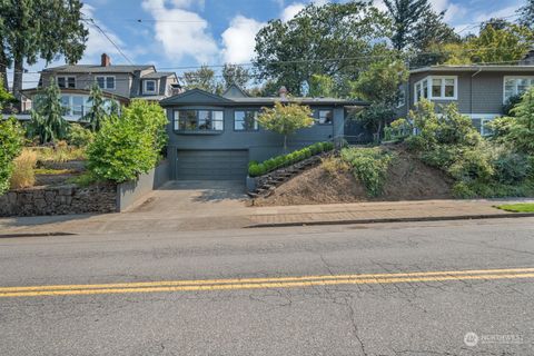Photo of 3916 SW Council Crest Drive, Portland, OR 97239 (MLS # 2291667)