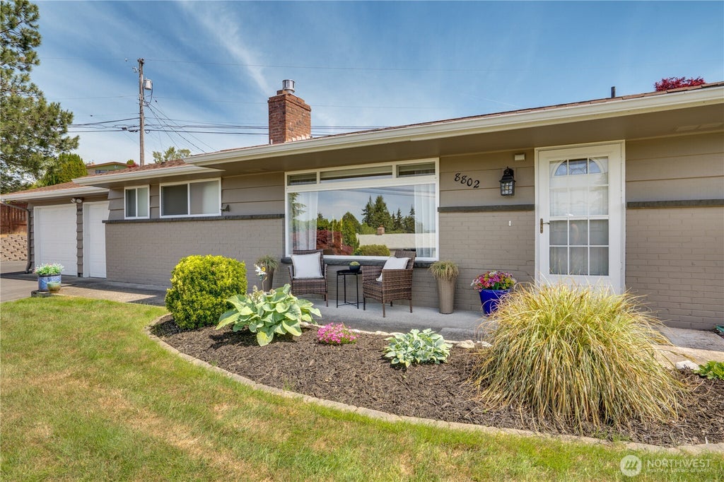 Photo of 8802 41st Street W, University Place, WA 98466 (MLS # 2525327)