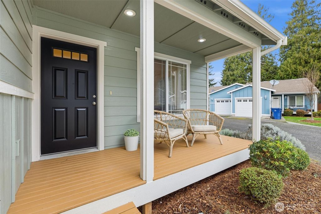 Photo of 427 Oak Hill Lane, Burlington, WA 98233 (MLS # 2473302)