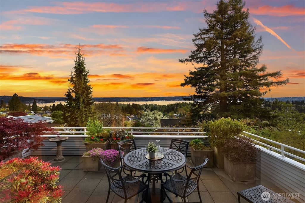 Photo of 6542 50th Avenue NE, Seattle, WA 98115 (MLS # 2513009)