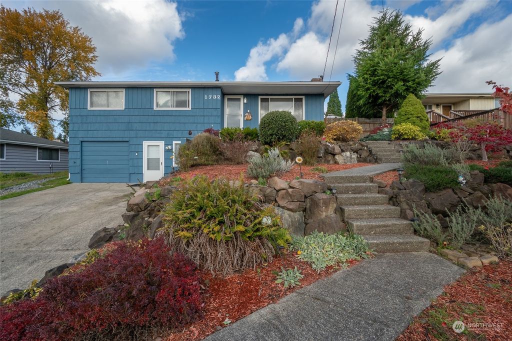 Photo of 1732 S 234th Street, Des Moines, WA 98198 (MLS # 2303275)
