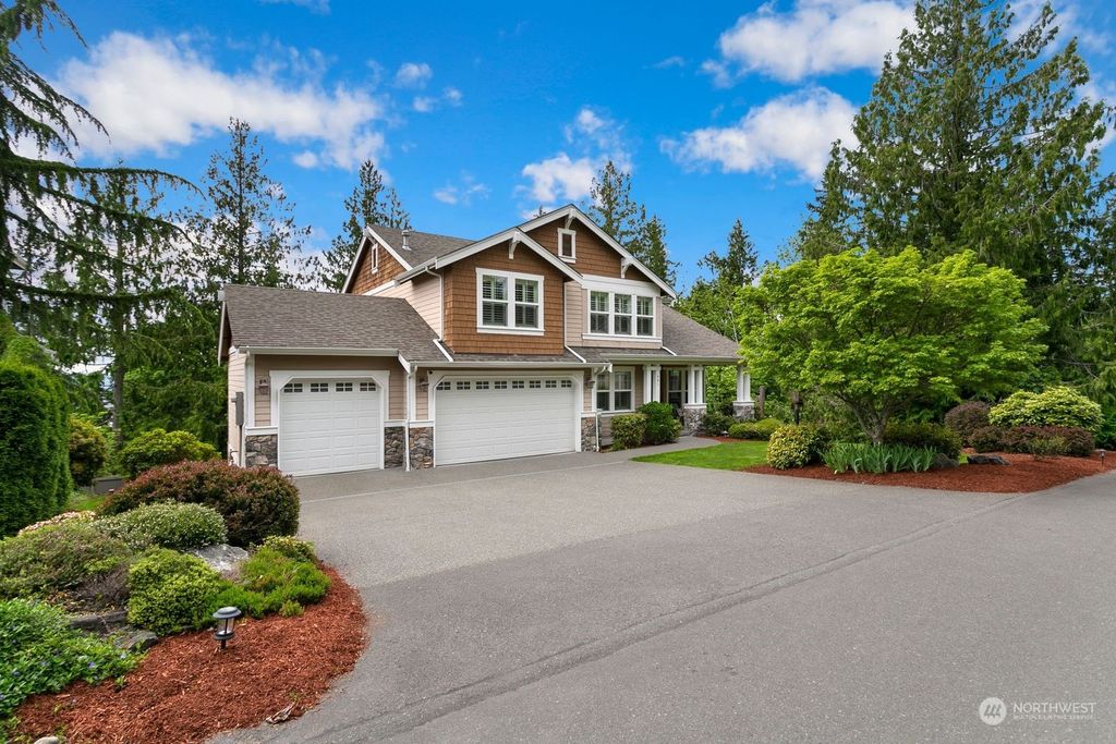Photo of 441 211th Avenue NE, Sammamish, WA 98074 (MLS # 2069581)