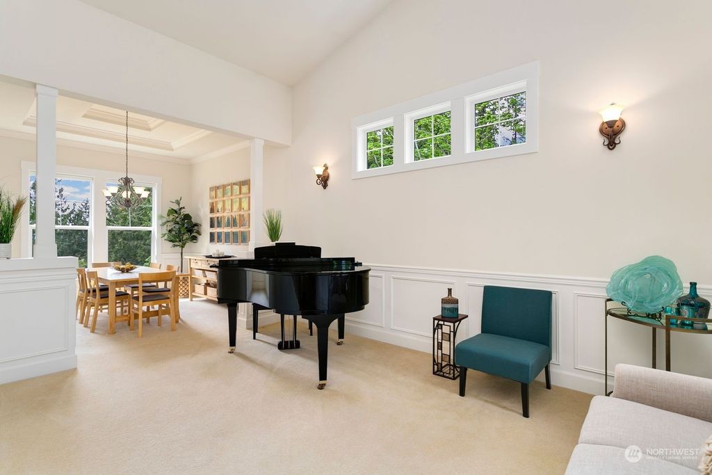Photo of 441 211th Avenue NE, Sammamish, WA 98074 (MLS # 2069581)