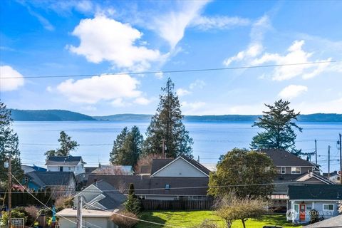 A home in Camano Island