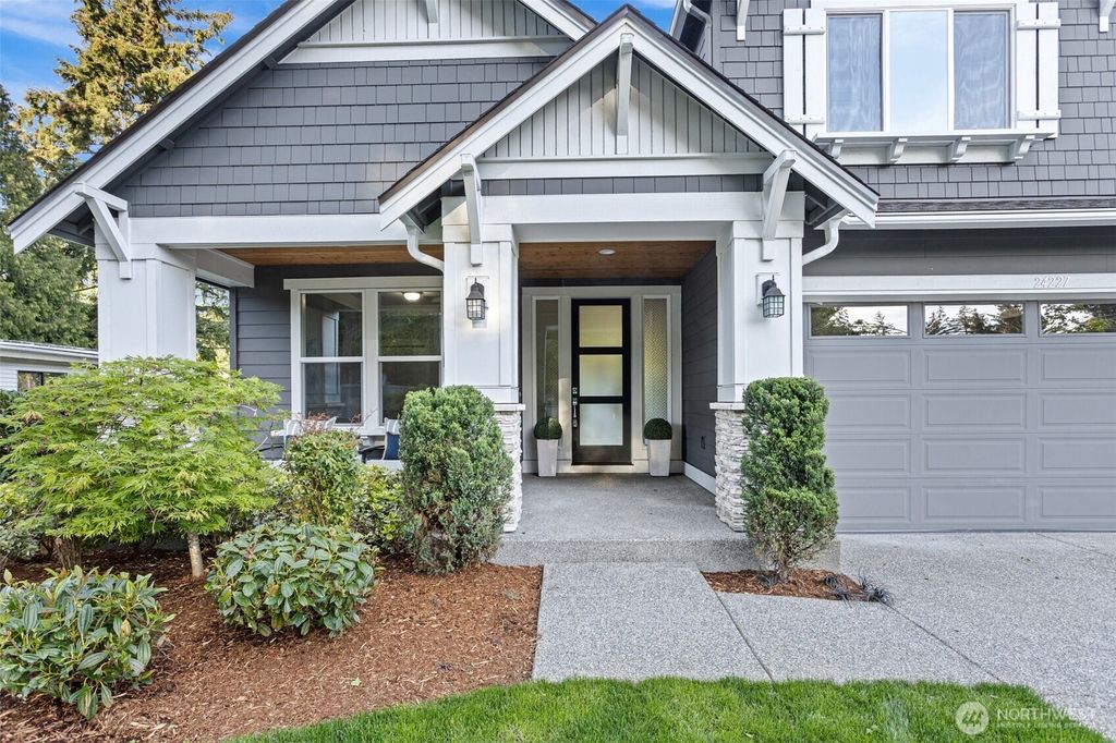 Photo of 24227 Meridian Avenue S, Bothell, WA 98021 (MLS # 2371942)