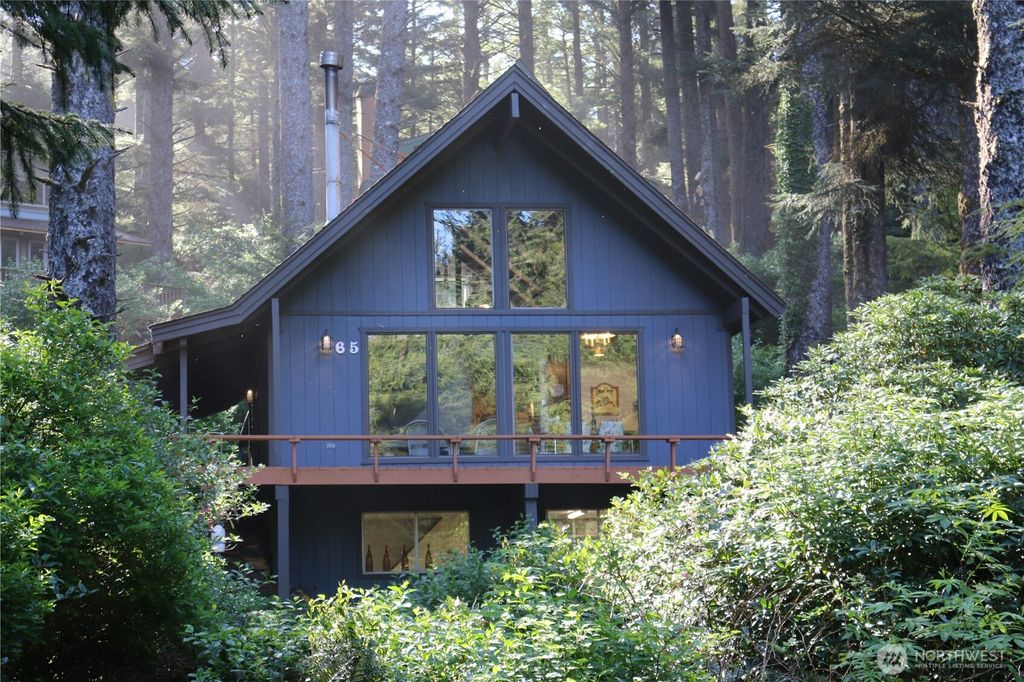 Photo of 65 Marilyn Lane, Copalis Beach, WA 98535 (MLS # 2524937)