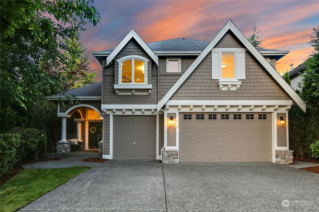 Photo of 912 274th Way SE, Sammamish, WA 98075 (MLS # 2253237)