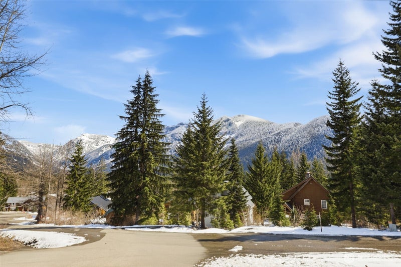 21 Arlberg Place