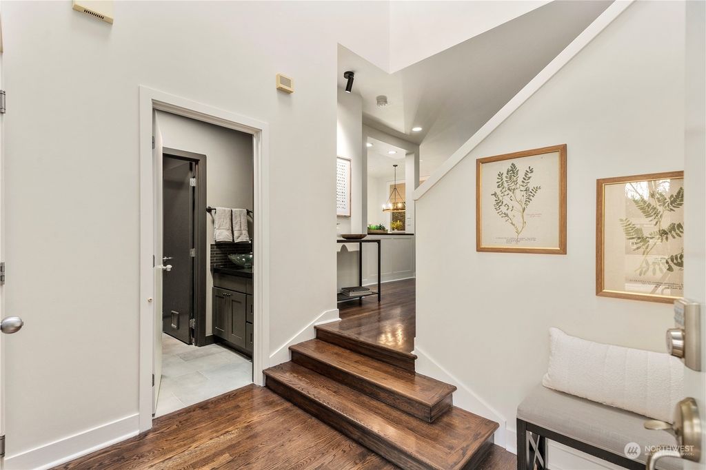 Photo of 604 Bellevue Way SE #H1, Bellevue, WA 98004 (MLS # 2192440)