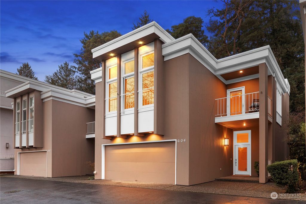 Photo of 604 Bellevue Way SE #H1, Bellevue, WA 98004 (MLS # 2192440)