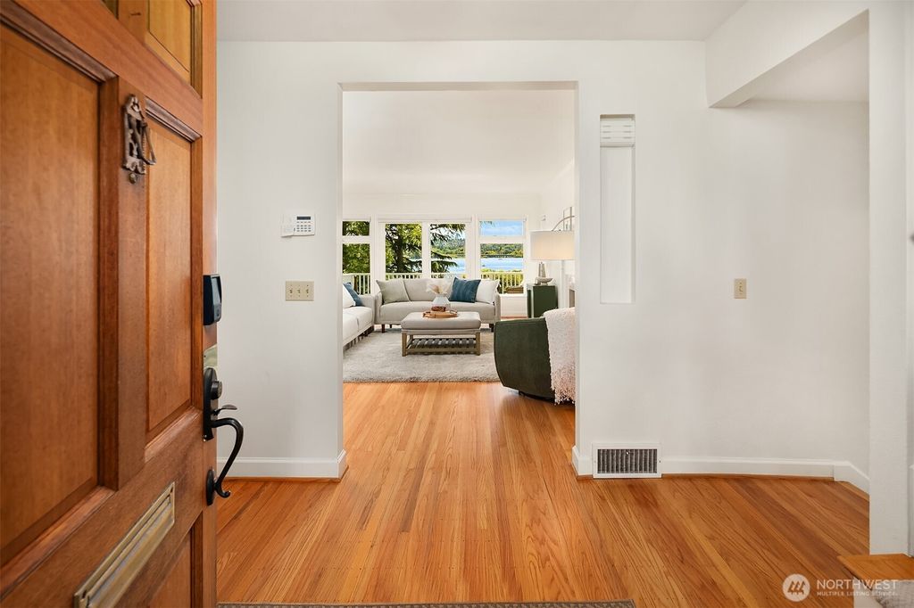 Photo of 4125 NE Surber Drive, Seattle, WA 98105 (MLS # 2385500)