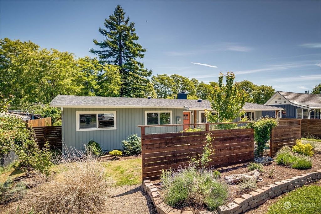 Photo of 10750 18th Avenue SW, Seattle, WA 98146 (MLS # 2243529)