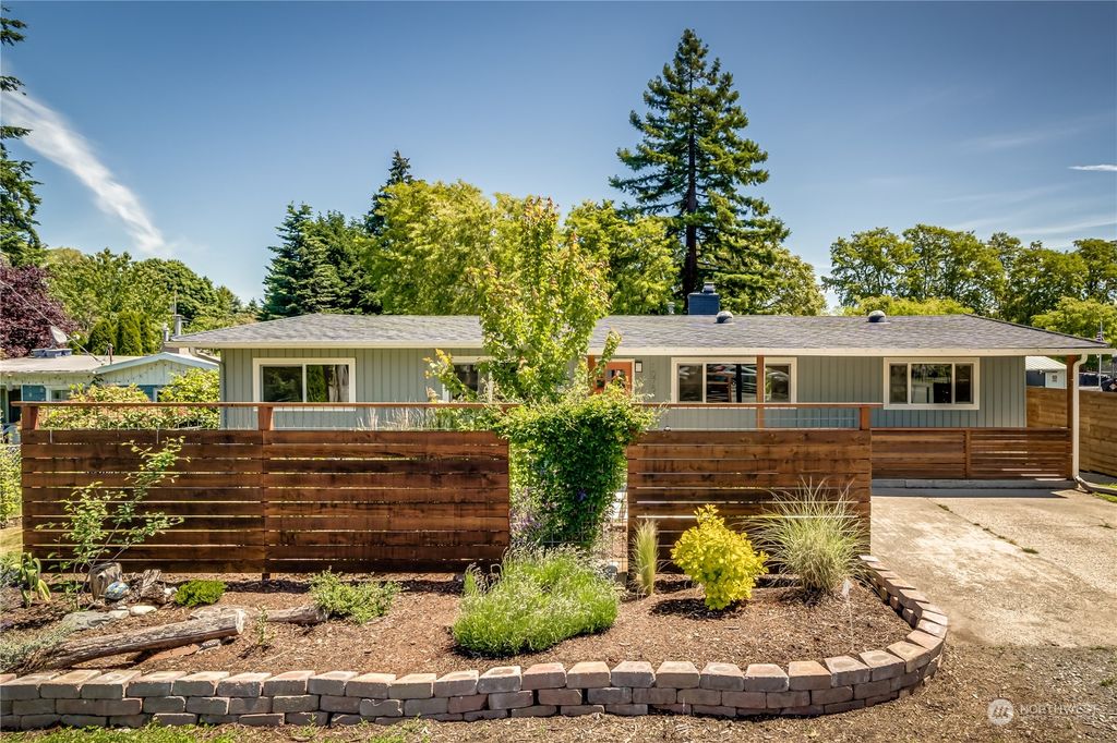 Photo of 10750 18th Avenue SW, Seattle, WA 98146 (MLS # 2243529)