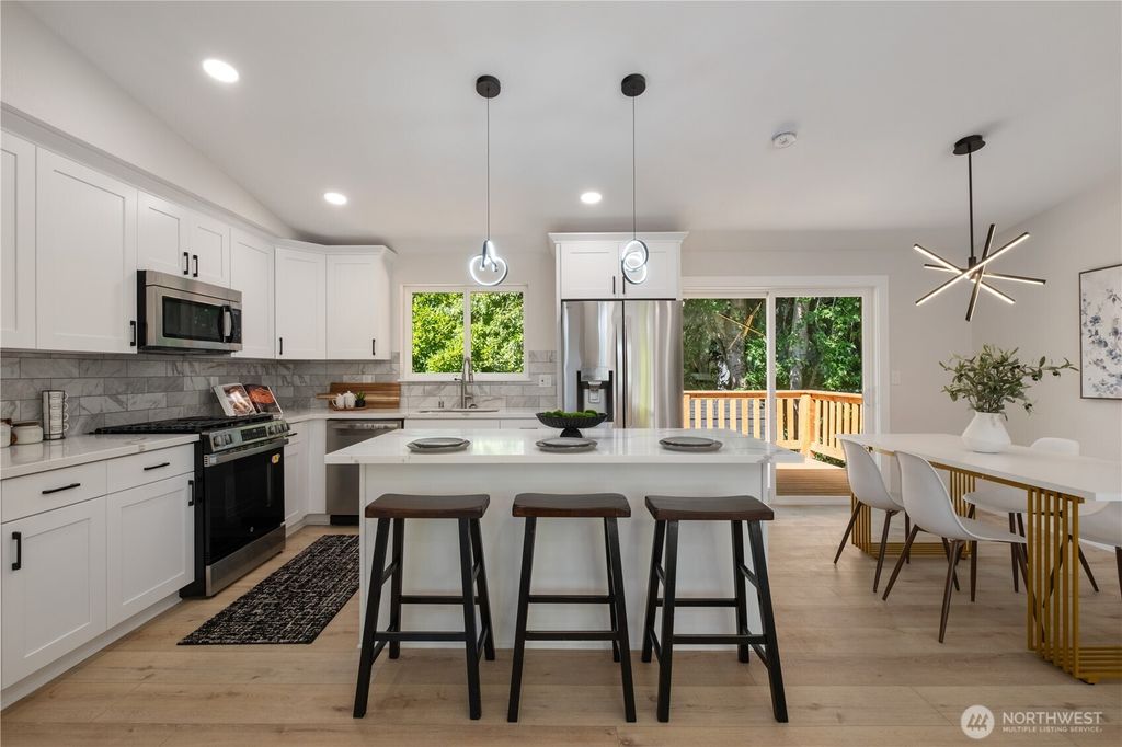 Photo of 336 NE 175th Street, Shoreline, WA 98155 (MLS # 2463816)