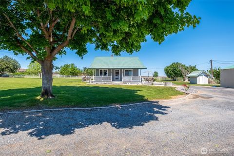 Photo of 18253 Road B NW, Ephrata, WA 98823 (MLS # 2520180)