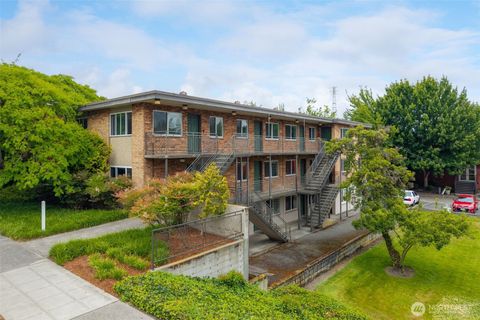 Photo of 34 W Cremona Street, Seattle, WA 98119 (MLS # 2550353)